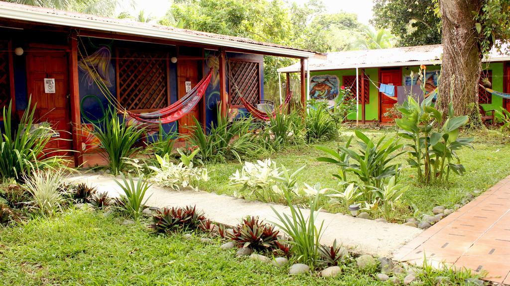 Hakuna Matata Hostel Cahuita Exterior foto